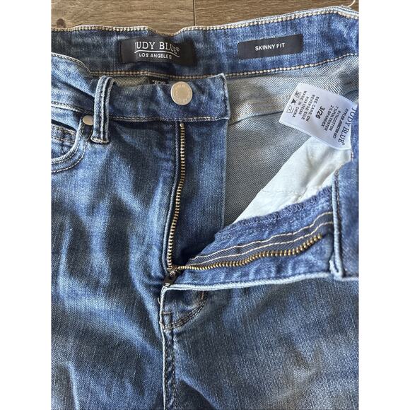 Judy Blue Jeans Size 3/26 Blue Skinny Mid Rise Whisker Stretch Normcore Denim - Picture 5 of 12